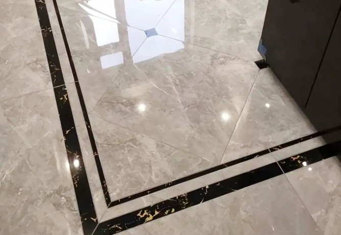 裝修大揭秘：瓷磚波打線為何失寵？?