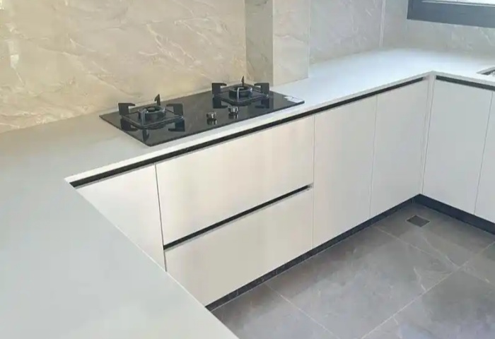 裝修選廚房臺面犯難？這些材質(zhì)科普幫你避坑