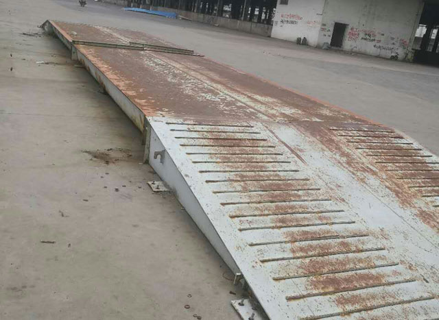 求購二手地磅_高價(jià)收購1至200噸二手電子地磅秤