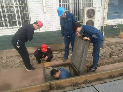 5月10日上海志榮地磅廠家對(duì)工廠內(nèi)地磅開展專項(xiàng)安全檢查