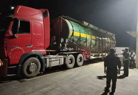 治超行動中車輛過磅現(xiàn)場